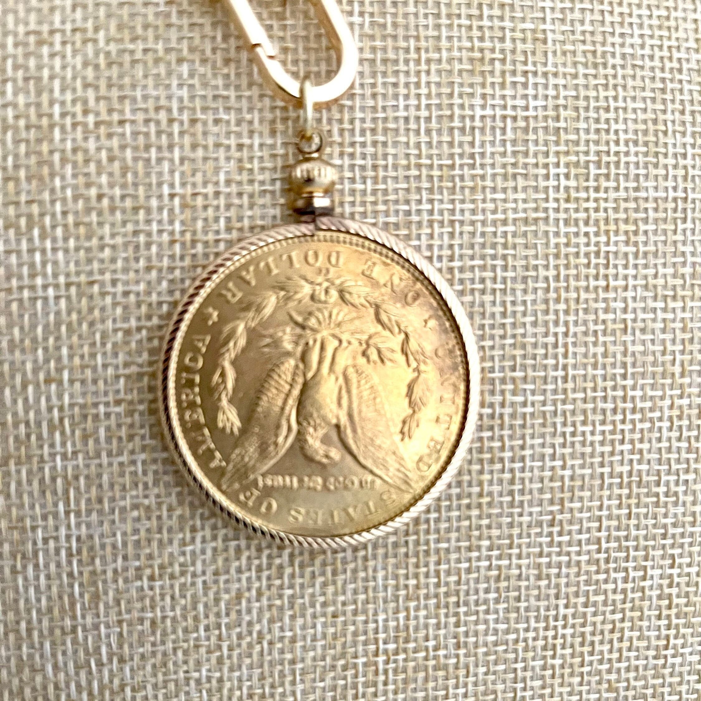 Gold Coin Pendant-Paperclip Chain Necklace-Shiny Gold Coin-Reproduction Coin-LibertyCoin-Carabiner Clasp-Spring Lock Clasp-Aesthetic Jewel