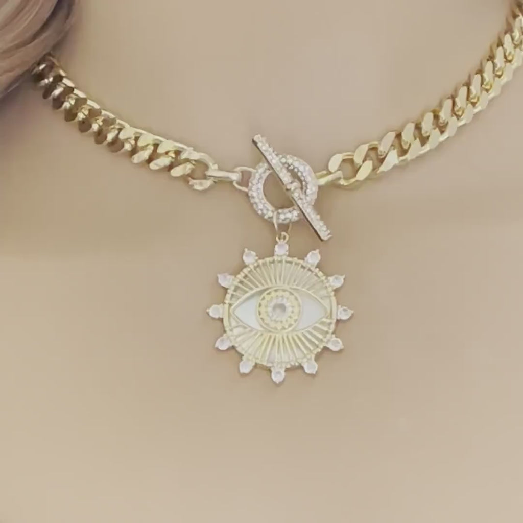 Elegant Gold Chunky Necklace with Evil Eye Charm - Toggle Clasp - Stylish Gift for Fashionistas