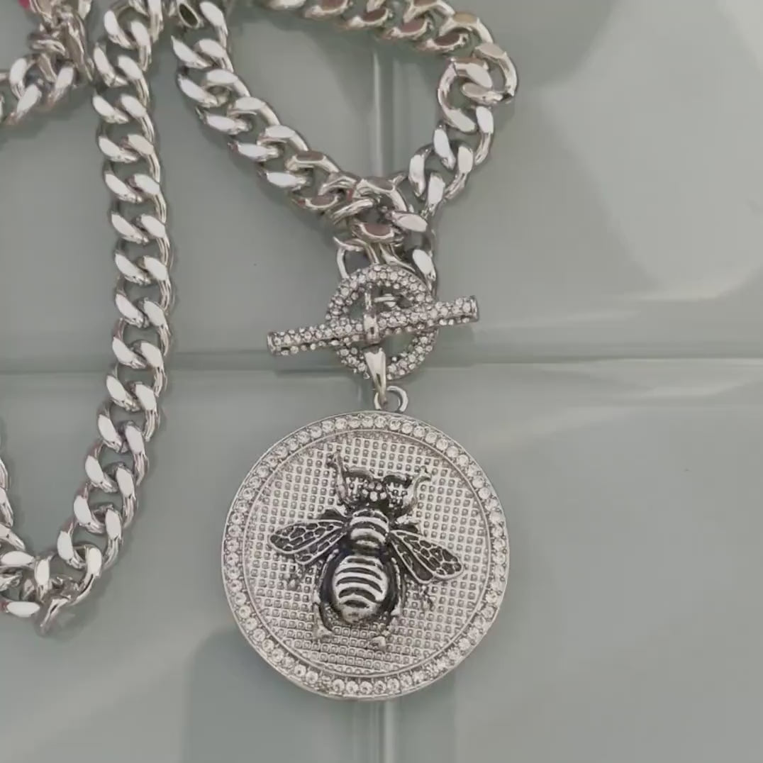 Bee 2024 Pendant Iced Cuban Chain